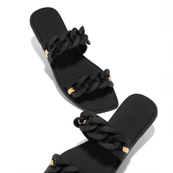 !! NEW !! Jelly Slide Sandals with Chain Detail in Matte Black - Picture 4 of 11